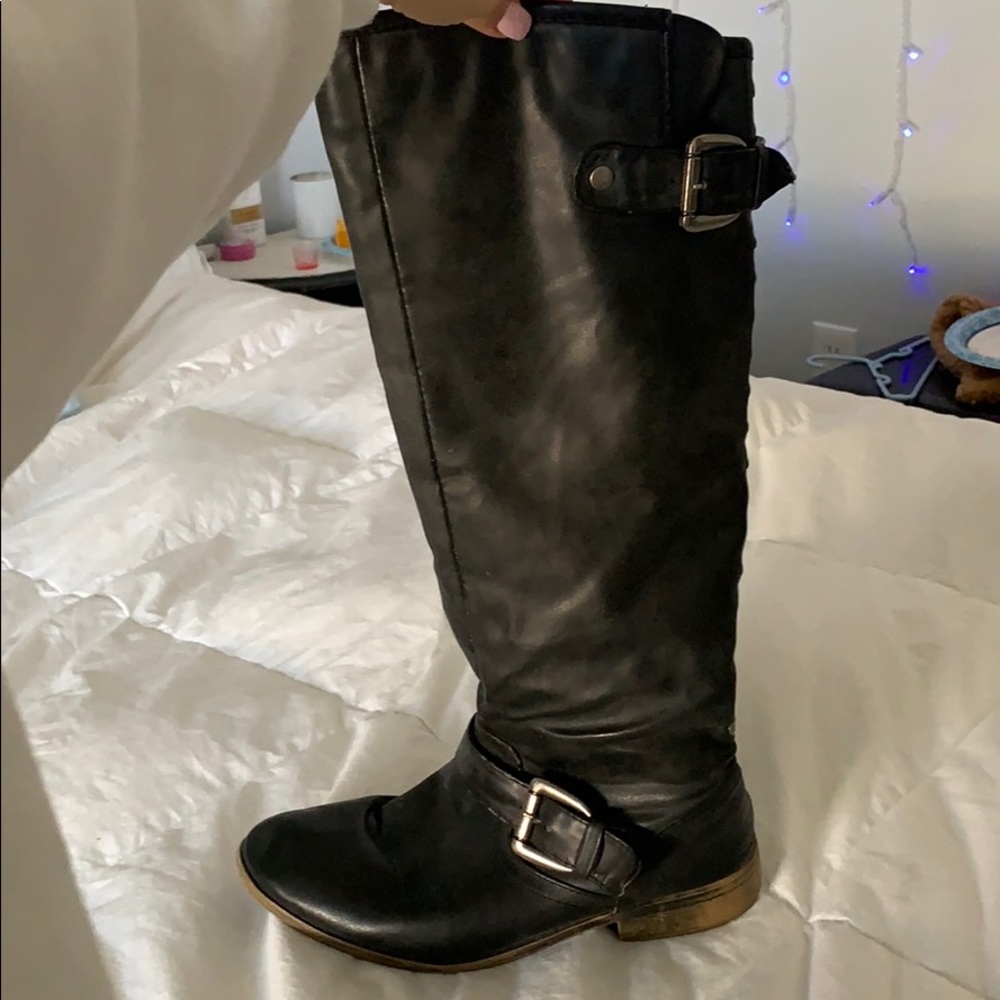 Black boots